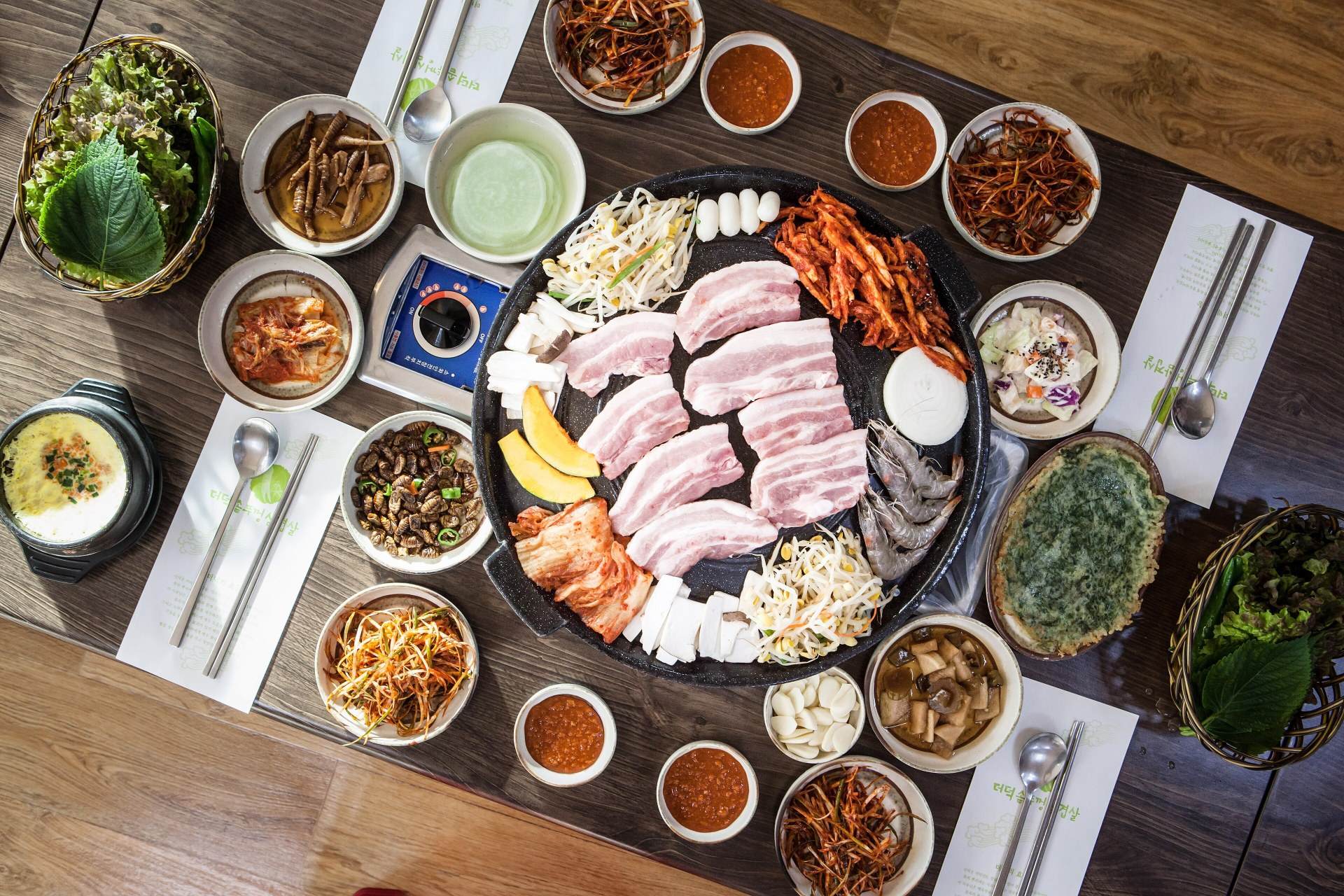 Hoesik: A Foreigner’s Guide to the Korean Company Dinner (2026)