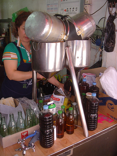 Korean sesame oil (chamgireum)