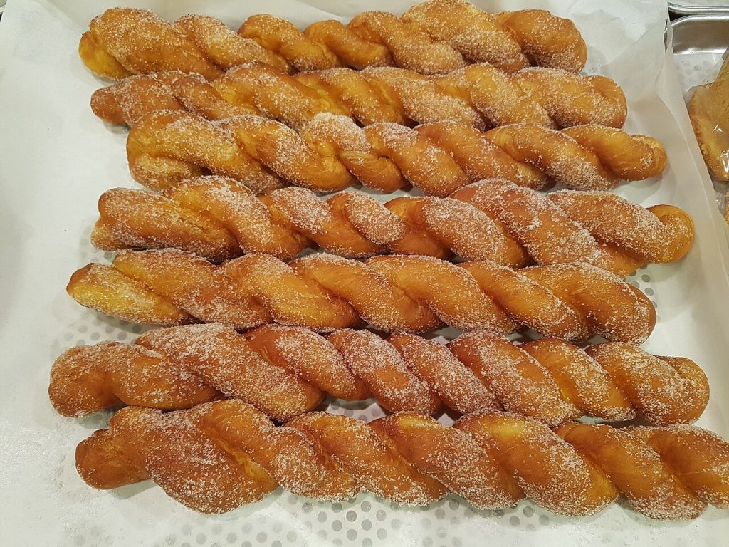 Kkwabaegi, Korean twisted sugar donuts